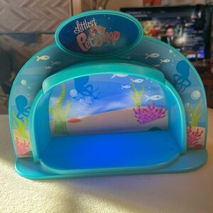 Littlest Pet Shop Exclusive Light Up Aquarium 2007